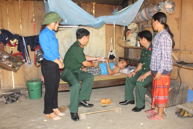 Những người con của bản làng A Đớt
